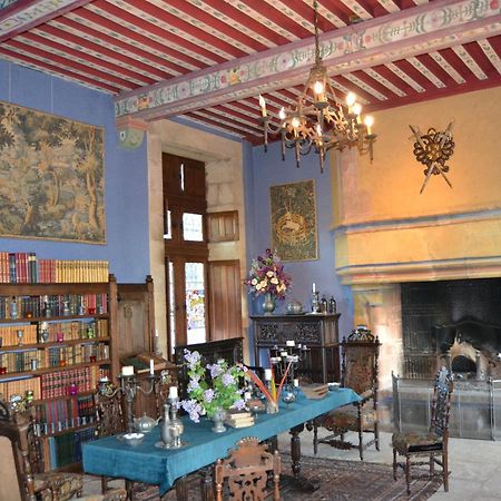 Chateau De Peufeilhoux Bed & Breakfast Vallon-en-Sully Eksteriør bilde