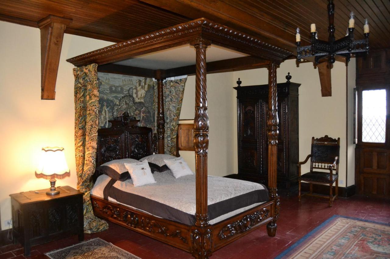 Chateau De Peufeilhoux Bed & Breakfast Vallon-en-Sully Eksteriør bilde